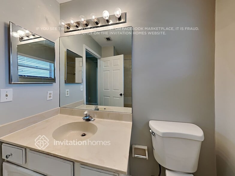 Building Photo - 696 Blueberry Dr