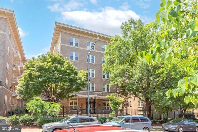 Building Photo - 1308 Clifton St NW