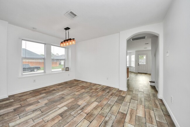 Building Photo - 322 Burris Park Dr