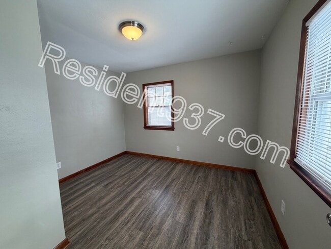 Building Photo - Updated 3 bed 1 bath home