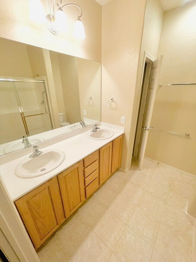 Building Photo - Charming Single-Story Corner Lot Home in Solera 55+ Community