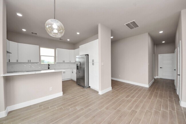 Building Photo - 11141 Rd 5503