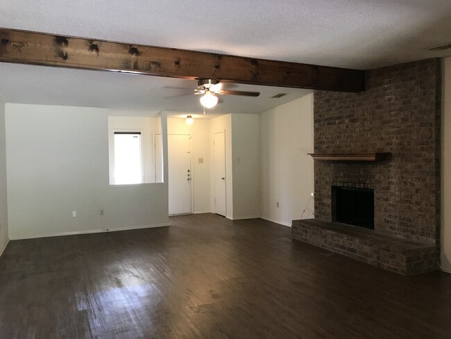 Building Photo - Single Family Home