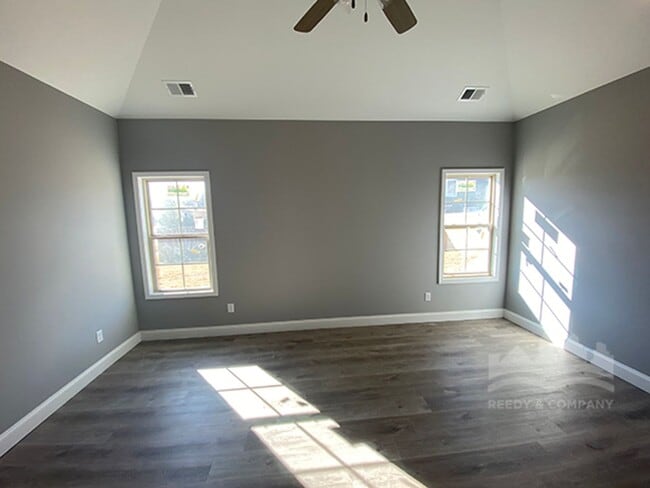 Building Photo - 10007 Messana St