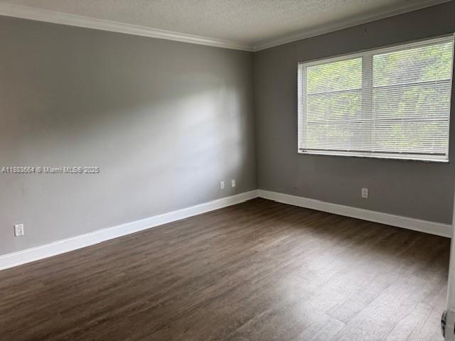Building Photo - 1400 NE 53rd Ct