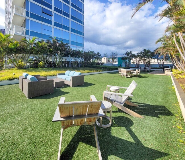 Building Photo - 1BR / 1Bath / 1Pkg - Condo in Kakaako Avai...