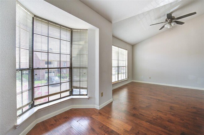 Building Photo - 2121 El Paseo St