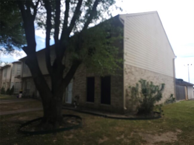 Primary Photo - 1063 Birnham Woods Blvd
