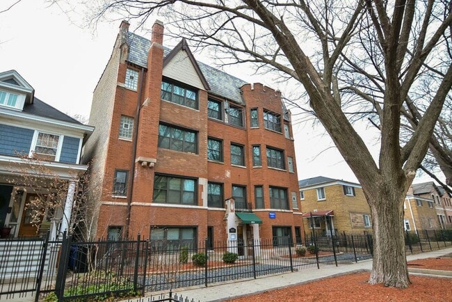 Building Photo - 4644 N Paulina