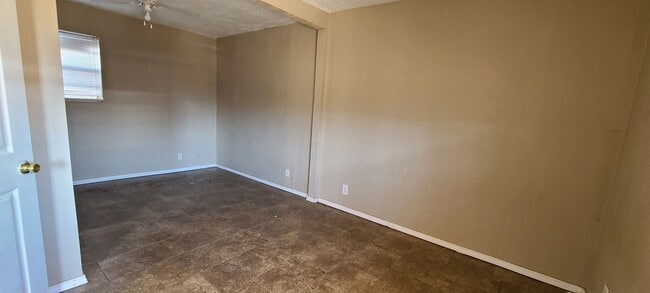 Building Photo - Nice and Cozy Duplex located in Northeast El Paso