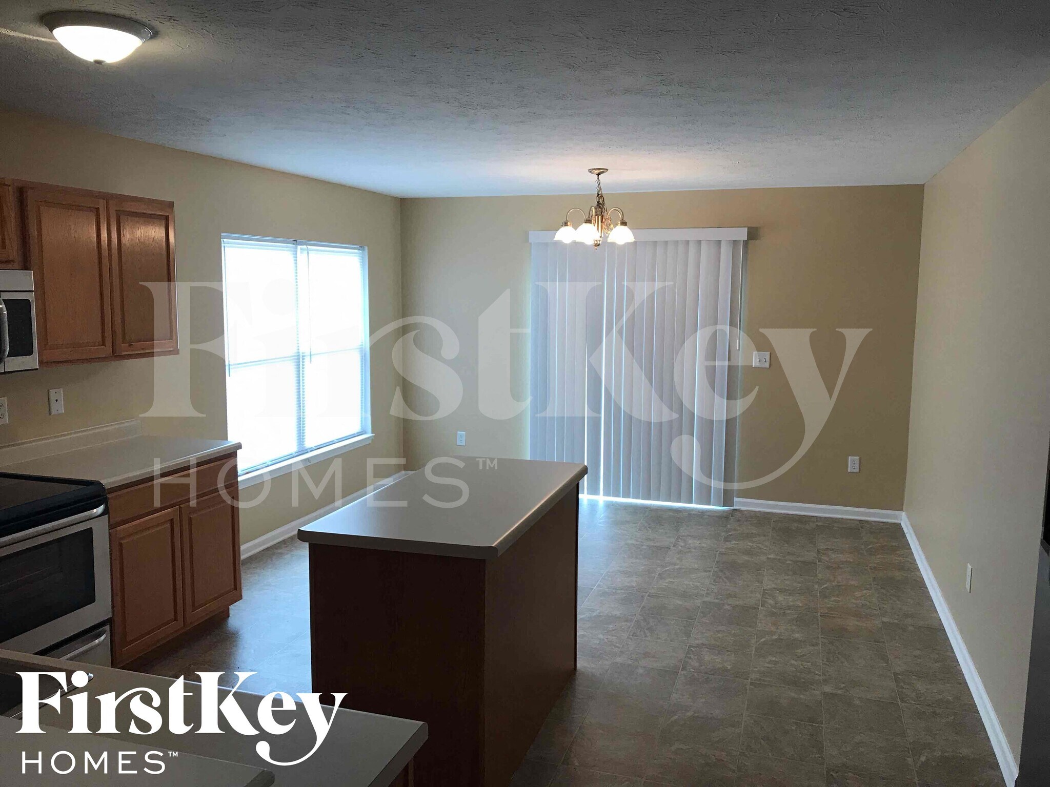Building Photo - 12663 Pinetop Way