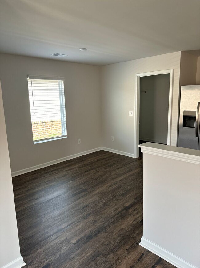 Building Photo - *48 Hour Look & Lease Bonus!* Three Bedroom | Two Bath Home in Deer Brook Crossing