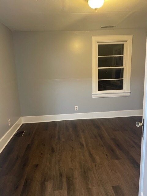 Building Photo - 1462 S Brook St