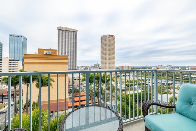 Building Photo - 777 N Ashley Dr