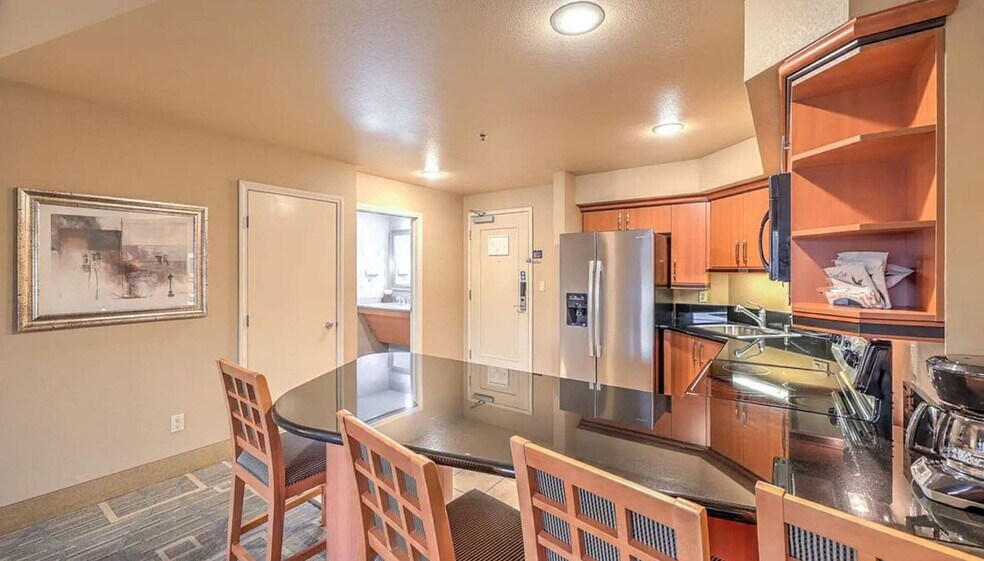 Building Photo - 211 E Flamingo Rd