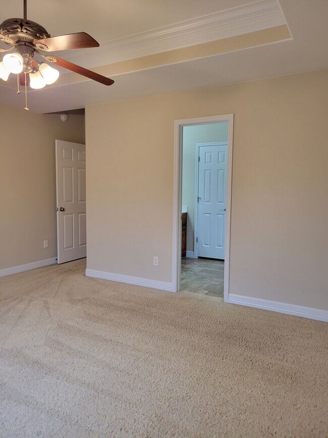 Building Photo - 2501 Leatherwood Dr