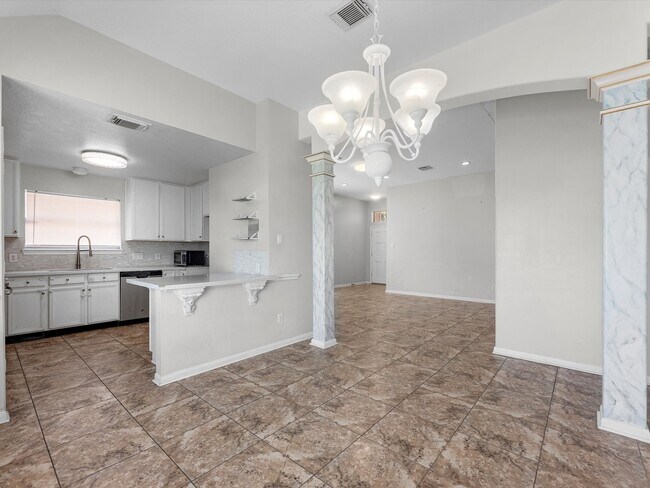 Building Photo - 18634 S Wimbledon Dr