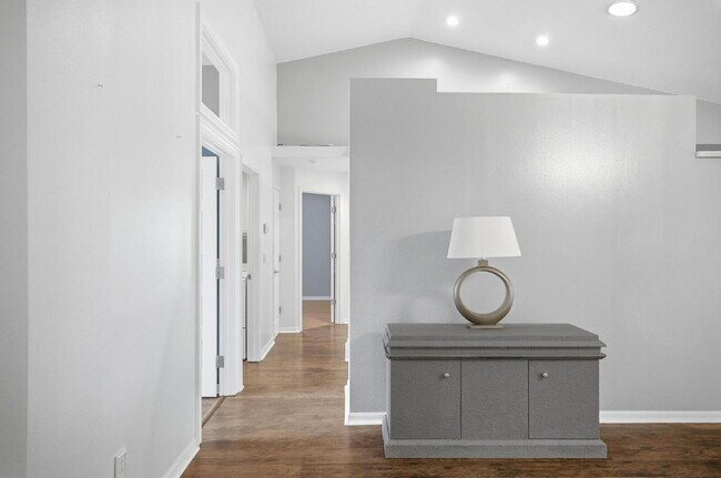 Building Photo - "Charming 3-Bedroom Home with 2 Full Baths and 2032 Sq Ft of Comfort in Palm Coast!"