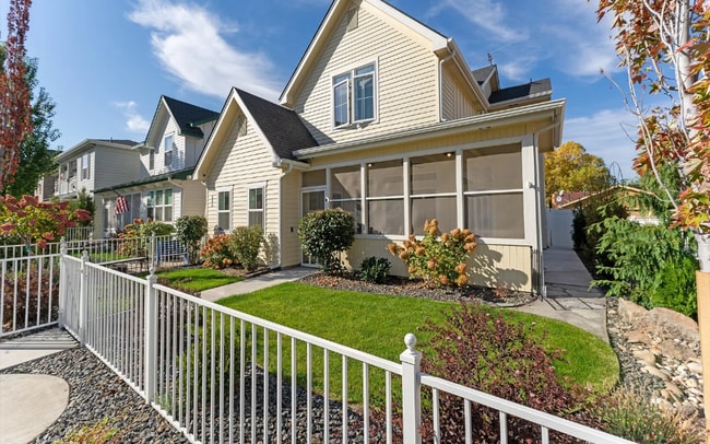 Building Photo - Beautiful 3 Bed 3 Bath home in the Heart of Eagle