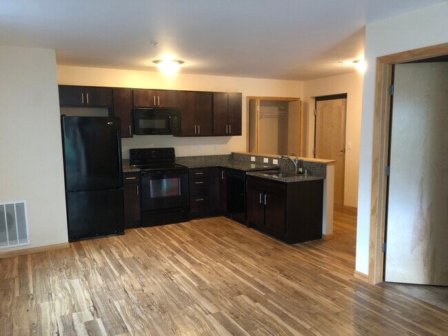 Building Photo - Uptown East Apartments - 739 Williamson Street