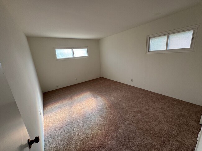 Building Photo - COMING SOON - Charming 3 bedroom 2 bath townhouse