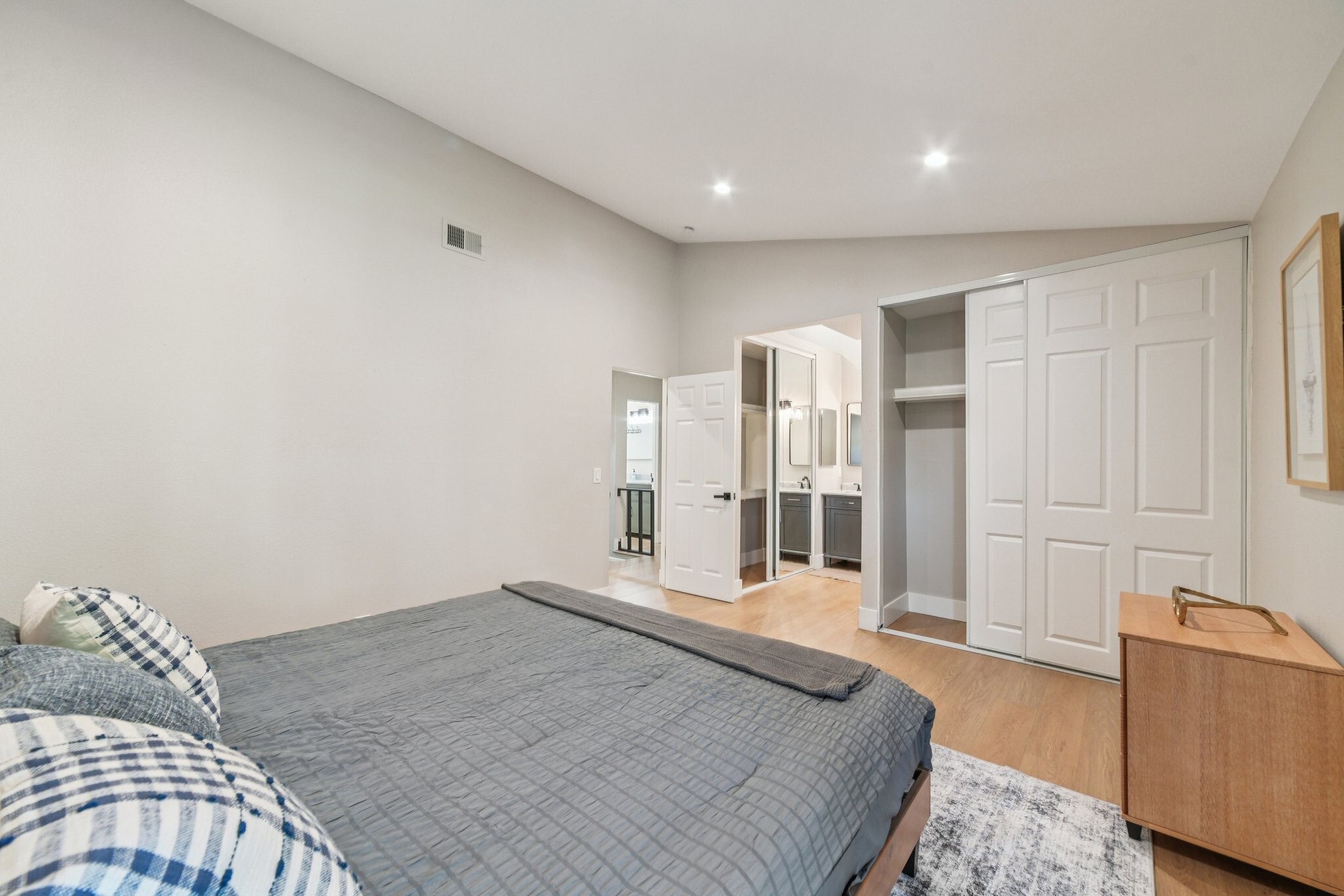 Building Photo - 835 Amigos Way