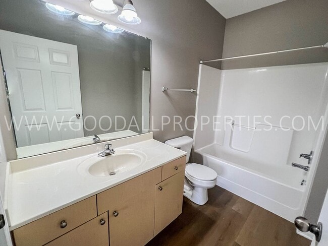 Building Photo - Spacious 3-Bedroom, 2-Bath Condo in the Heart of Ankeny
