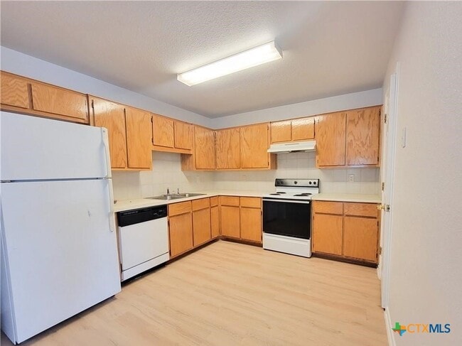 Building Photo - 4005 Hitchrock Dr