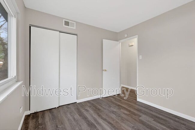 Building Photo - 1165 Derhake Rd