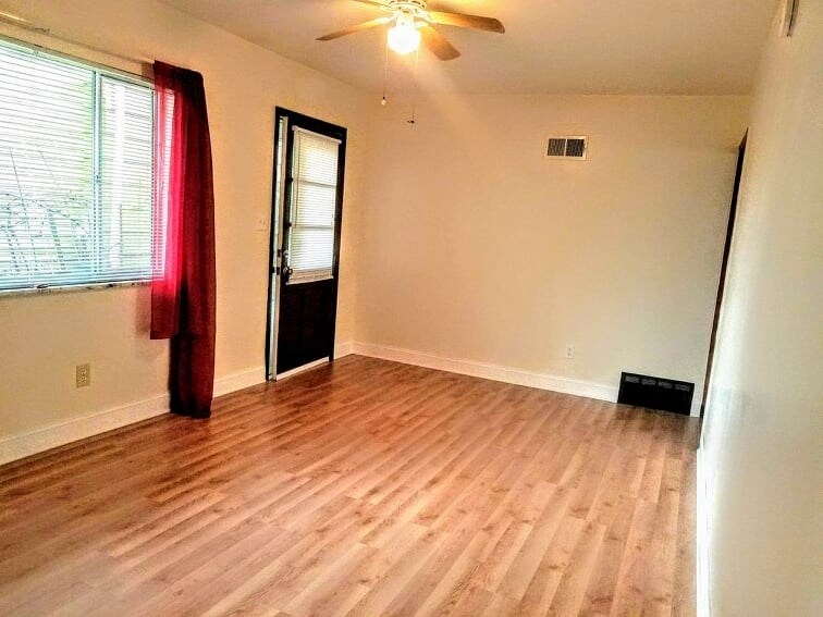 Building Photo - 512 Clinton St