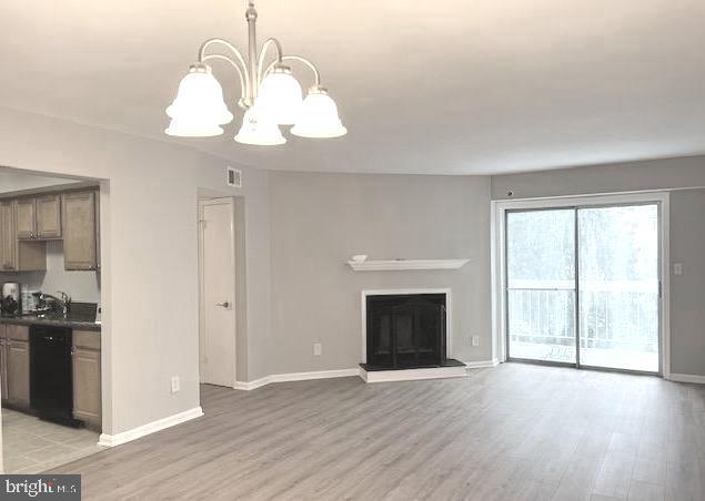 Building Photo - 3179 Summit Square Dr