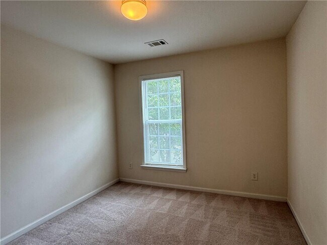 Building Photo - 2043 Hailston Ln