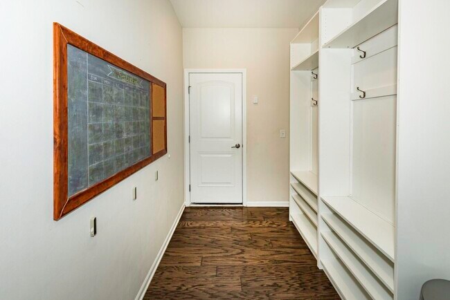 Building Photo - 50236 Amberwood Rd