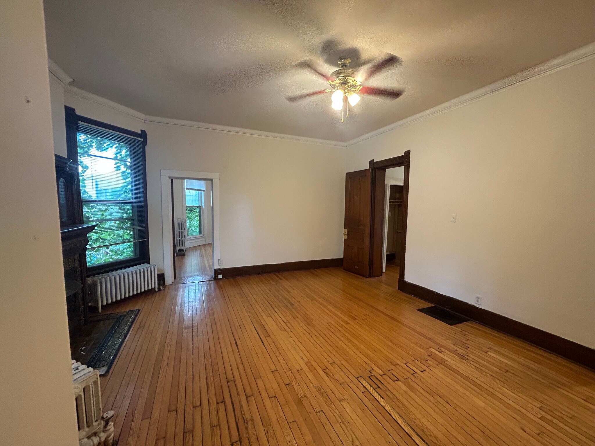 Building Photo - 319 N Pinckney St