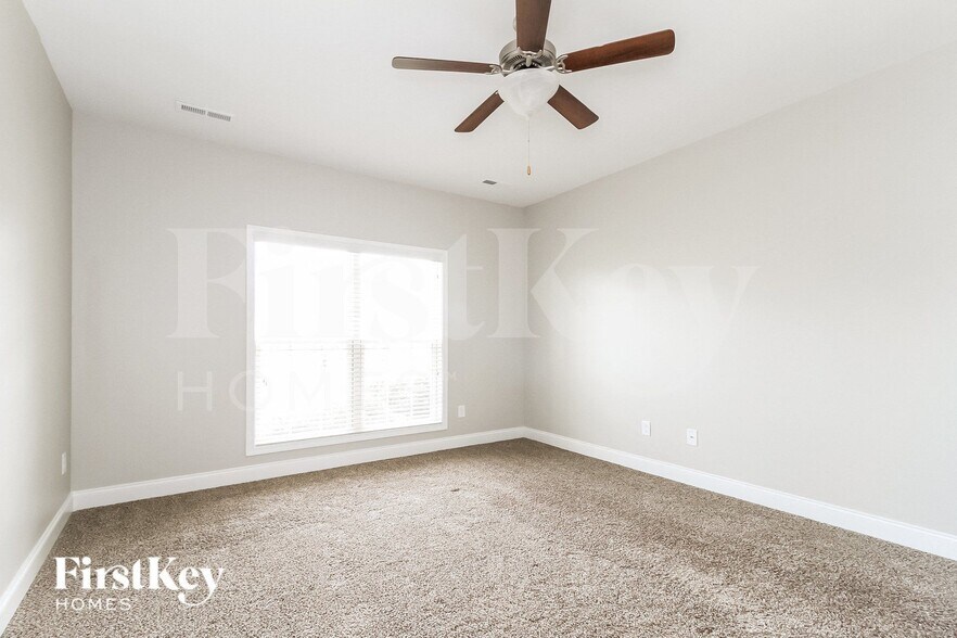 Building Photo - 746 Breeders Cup Dr