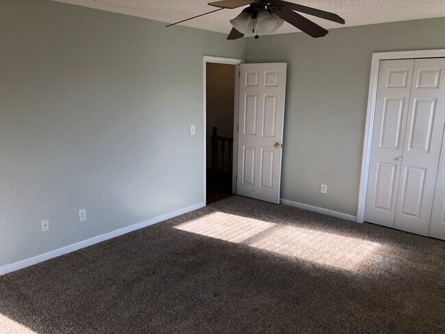 Building Photo - 4776 Cheshire Cir