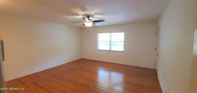Building Photo - 1083 Willow Branch Ave