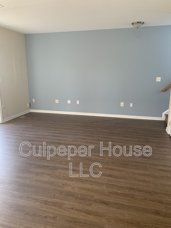 Building Photo - 43771 Maison Blanc Square