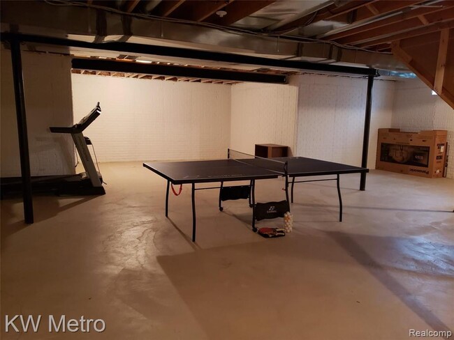 Building Photo - 1227 Letica Dr
