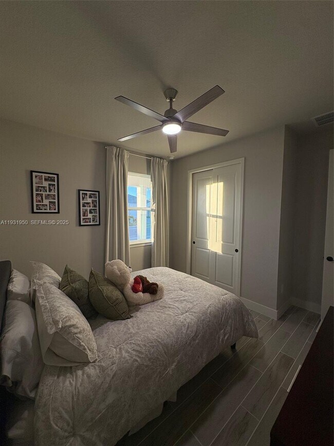 Building Photo - 5020-5124 124th Ave E