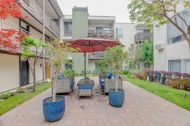 Building Photo - 1 Bedroom / 1 Bathroom Condo In Koreatown