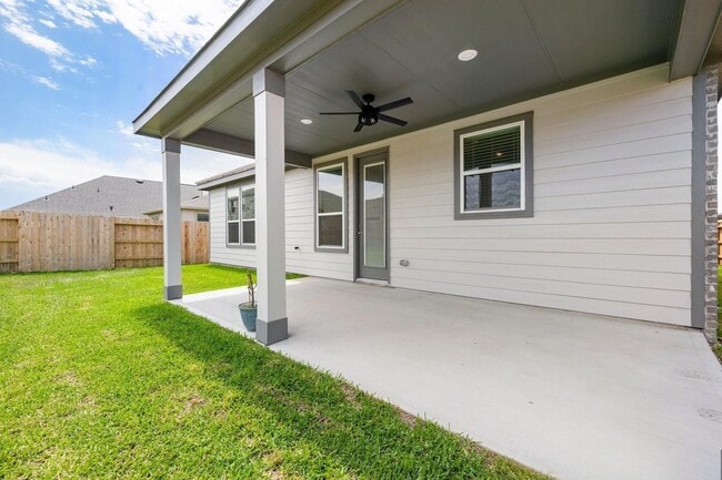 Building Photo - 7618 Coral Ky Dr