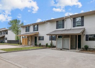 Building Photo - 1/2 OFF 1ST MONTH RENT! Modern 3-Bed, 2.5-Bath Townhome with Granite Kitchen & New Appliances!