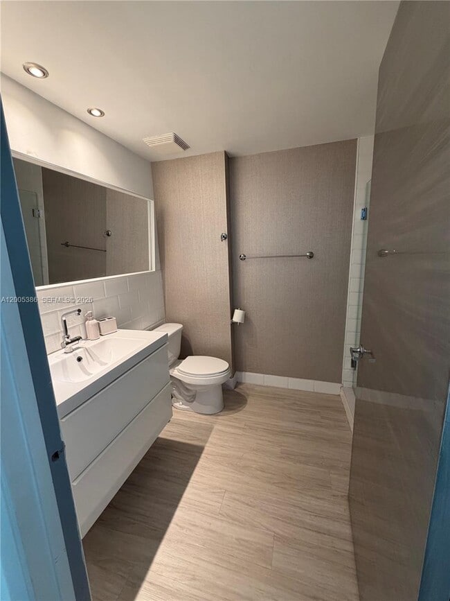 Building Photo - 690 SW 1st Ct