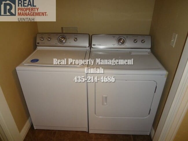 Building Photo - 3 Bedroom Condo With 2 Car Garage. MOVE IN SPECIAL!! $400 OFF YOUR FIRST MONTH'S RENT WHEN YOU SI...