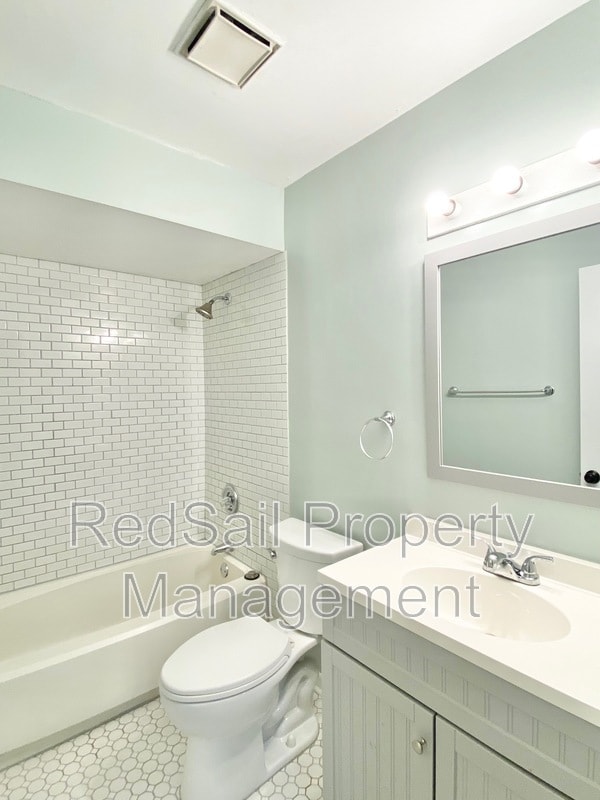 Building Photo - 3833 Foxglove Ct