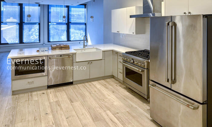 Building Photo - 21 E 6th St