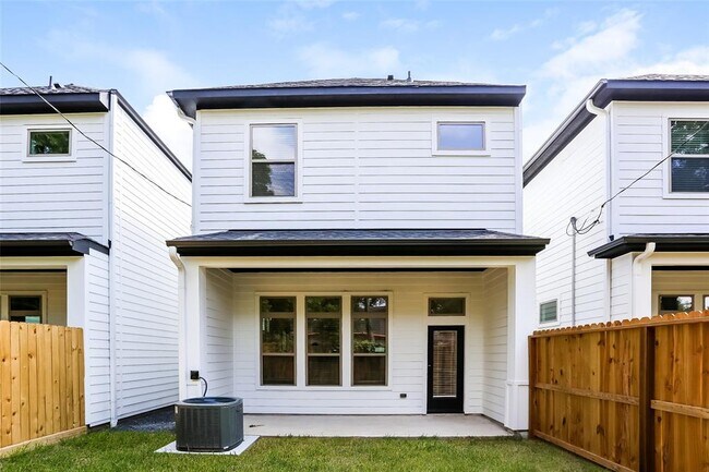 Building Photo - 3036 Truxillo St