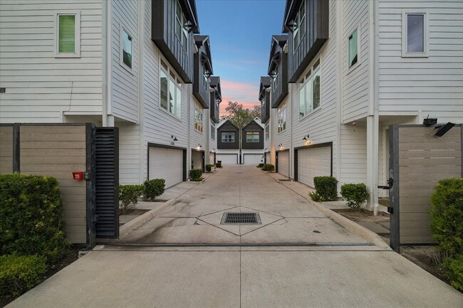 Building Photo - 1524 Ojeman Rd