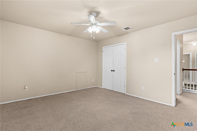 Building Photo - 5405 English Oak Dr